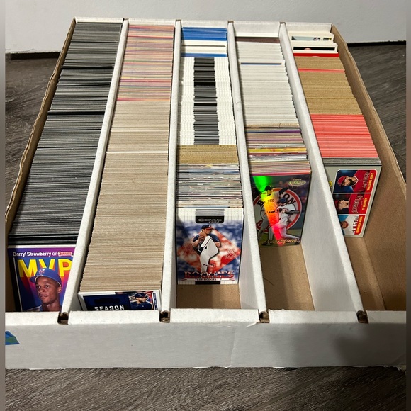 400ct Box Full Of random baseball cards 80s-22s - Picture 2 of 2